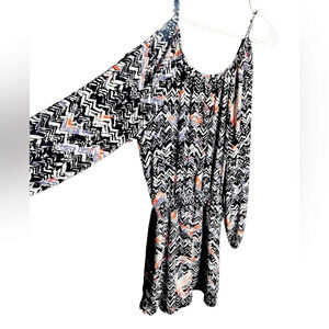 Love… ady size medium cold shoulder chevron dress in excellent condition